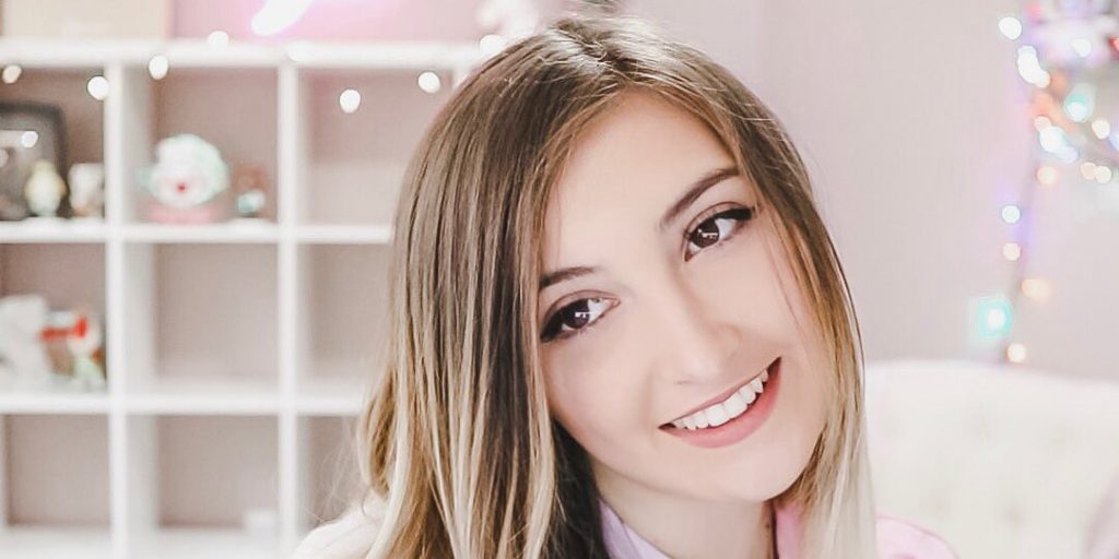 vixella-youtuber-wiki-biography-age-height-boyfriend-net-worth