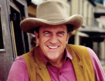 When & How Actor James Arness Died? His Height, Brother, Children, Wife & Net Worth