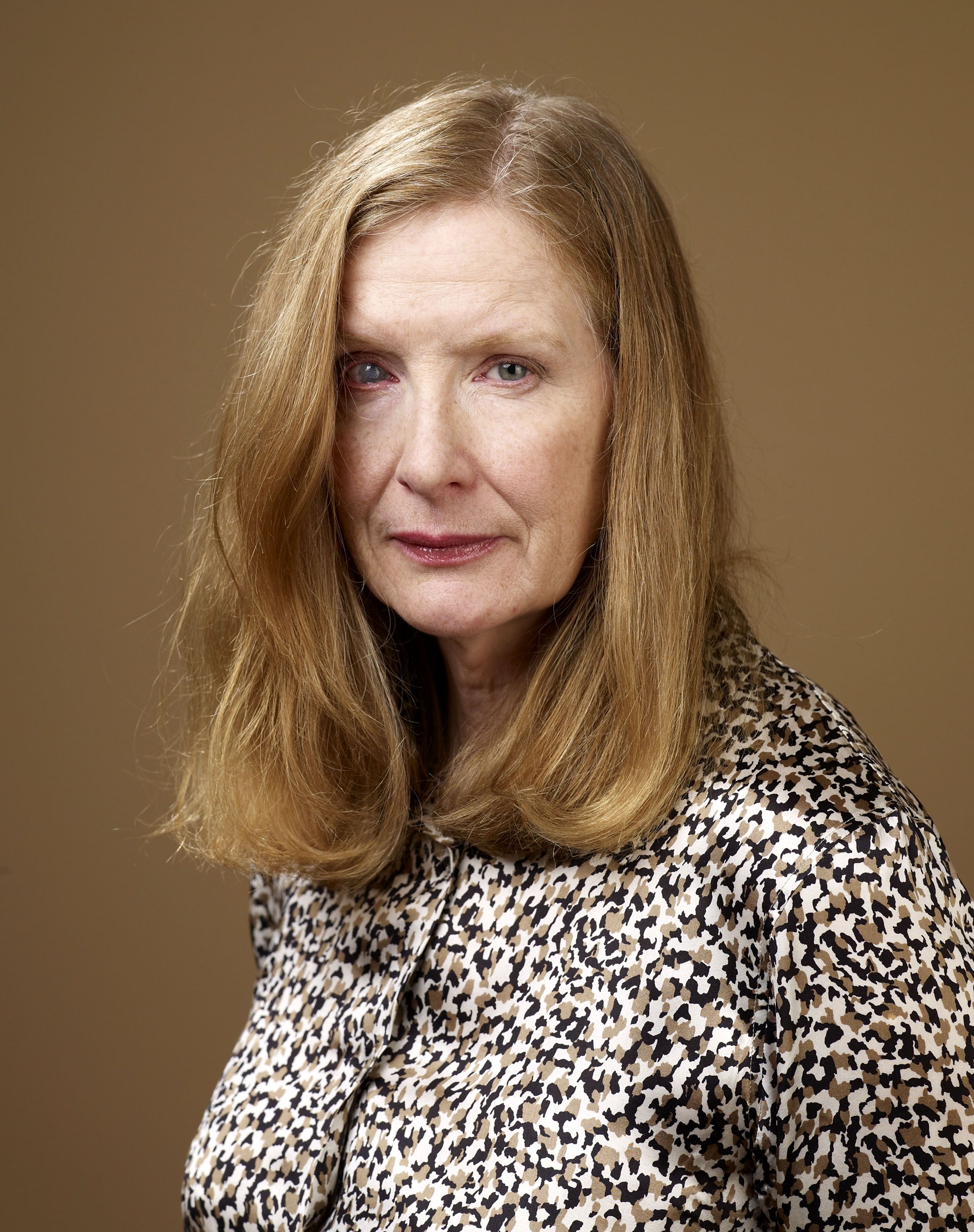 frances-conroy-eye-biography-2022-biographon