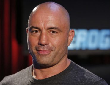 Who's comedian Joe Rogan? His Wiki: Wife, Net Worth, Instagram, Young, Tattoo, House, Height, Family & Age