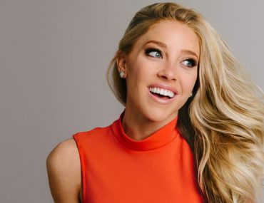 Who is ESPN reporter Olivia Harlan who engaged to Sam Dekker? Wiki: Age, Wedding, father Kevin Harlan, Husband, Net Worth