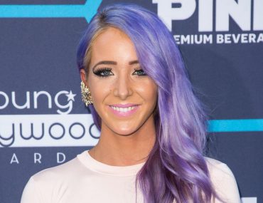 Who is Youtuber Jenna Marbles? Her Wiki: Dog, Net Worth, Dating, House, Real Name, Engaged, Wedding, Measurements