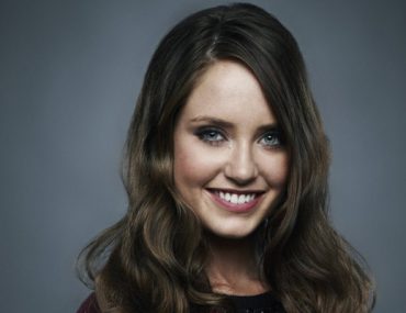 Who is actress Merritt Patterson from “The Royals”? Her Wiki: Net Worth, Married, Bio, Single, Dating, Husband