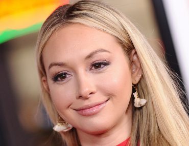 Who is Corinne Olympios from “Bachelor in Paradise”? Her Wiki: Net Worth, Company, College, Engaged, Sister, Parents