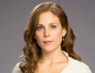 Who is actress Erin Krakow? Is she in relationship with Daniel Kissing? Her Bio: Husband, Net Worth, Parents, Family, Brother