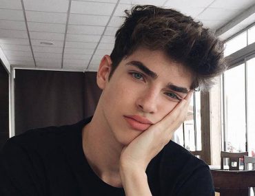 Who is Youtuber Manu Rios? His Wiki: Age, Brother, Girlfriend, Affair, Nationality