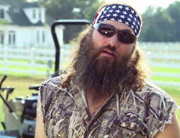 What is Willie Robertson doing now? His Wiki: Net Worth, Kids, House, Family, Adopted Son