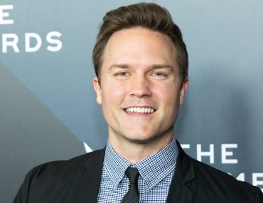Who is actor Scott Porter from “Friday Night Lights”? His Bio: Wife Kelsey Mayfield, Singing, Wedding, Net Worth, Affair