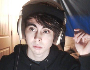 Who is LeafyIsHere girlfriend? Who did he date? Wiki Bio, relationships