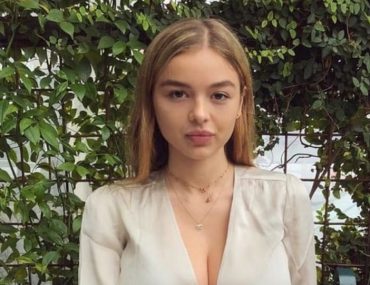 Who is Sophie Mudd? Age, measurements, height, Wiki Bio