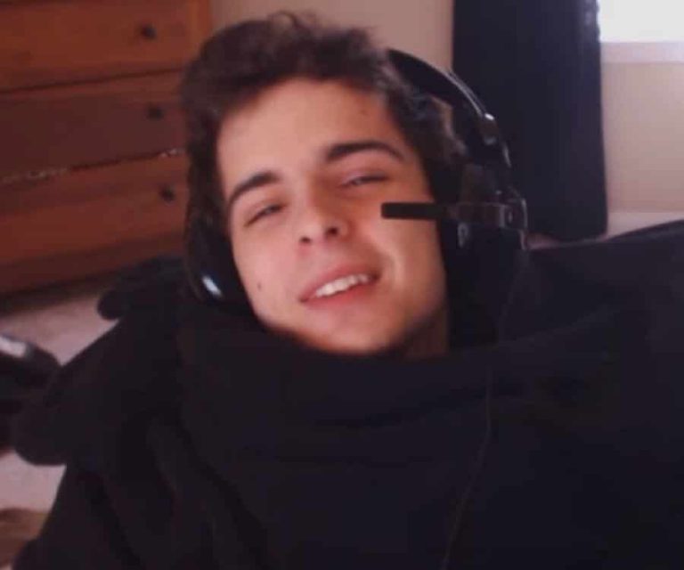 What happened to Cryaotic? Real Face, girlfriend, age, Wiki Bio