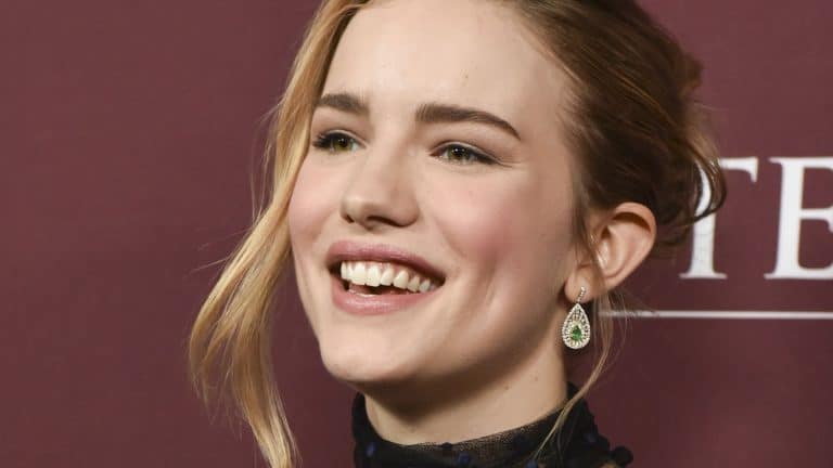 Naked Truth About Willa Fitzgerald: Height, Husband, Net Worth ...