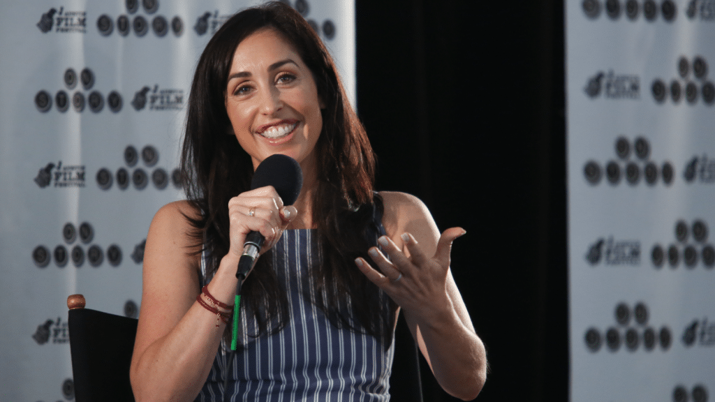 What happened to Catherine Reitman’s upper lip? Wikipedia, Biography ...