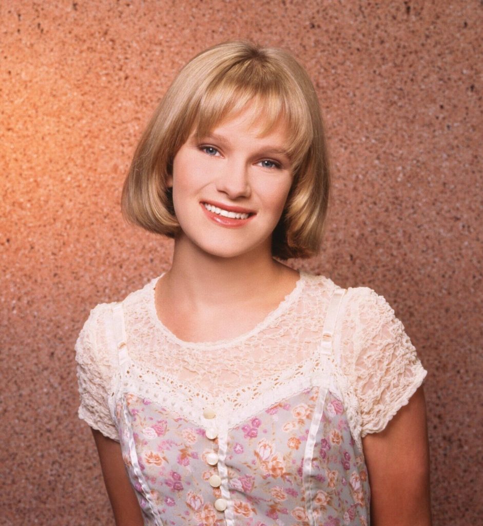 The Life and Career of Nicholle Tom: Wikipedia, Biography, Age, Family