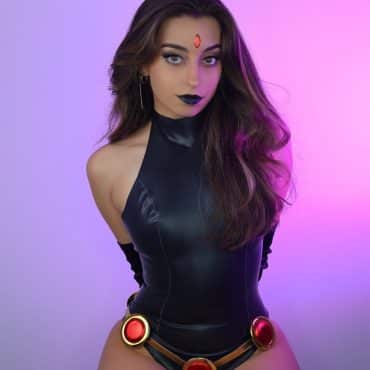 Slayeas: A Princess Who Loves to Dance, Stream and Travel - Biography